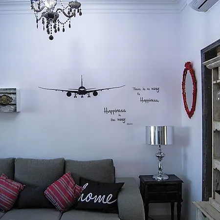Lisbon Hostel Terminal 3-3